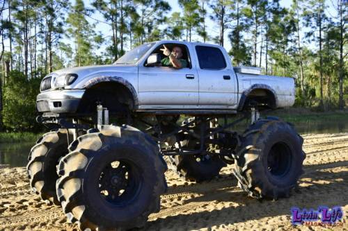 Trucks Gone Wild at Redneck Mud Park - Spring Break - Daytime 0051