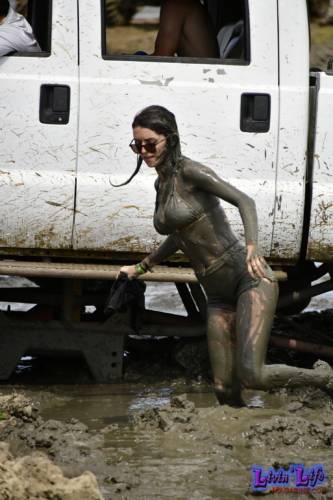 Trucks Gone Wild at Redneck Mud Park - Spring Break - Daytime 0529