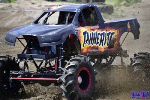Trucks Gone Wild at Redneck Mud Park - Spring Break - Racing 0561