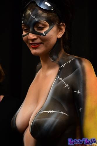 Body Painting at Tampa Bay ComicCon 2019