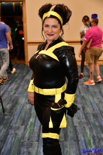 Tampa Bay Comic Convention 2021 - 217