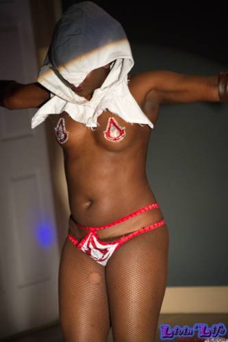 A Night of Burlesque - Heroes and Villains at ZenfiniTea