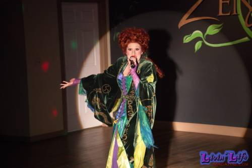 A Night of Burlesque - Heroes and Villains at ZenfiniTea