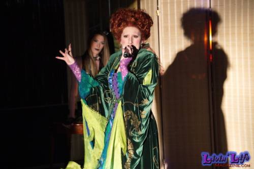 A Night of Burlesque - Heroes and Villains at ZenfiniTea
