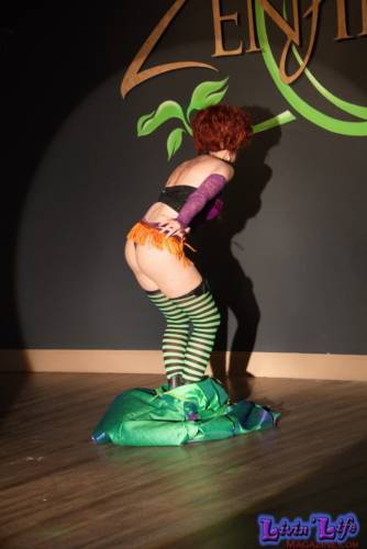 A Night of Burlesque - Heroes and Villains at ZenfiniTea