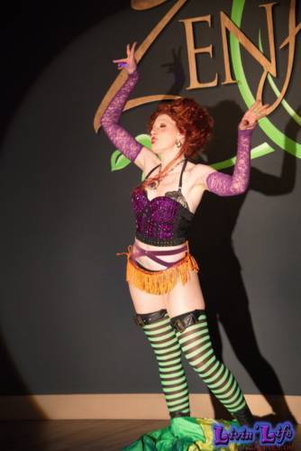 A Night of Burlesque - Heroes and Villains at ZenfiniTea