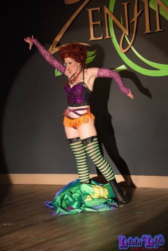 A Night of Burlesque - Heroes and Villains at ZenfiniTea