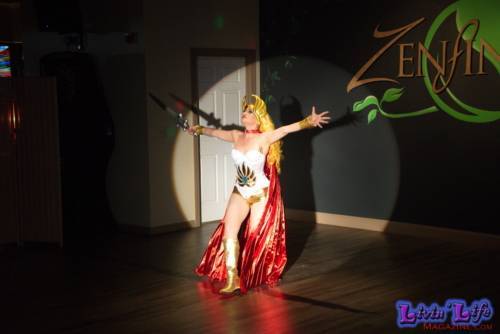 A Night of Burlesque - Heroes and Villains at ZenfiniTea