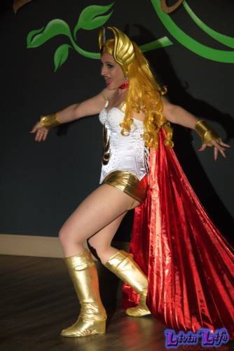A Night of Burlesque - Heroes and Villains at ZenfiniTea