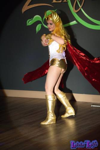 A Night of Burlesque - Heroes and Villains at ZenfiniTea