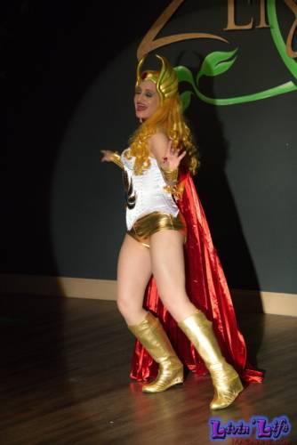 A Night of Burlesque - Heroes and Villains at ZenfiniTea
