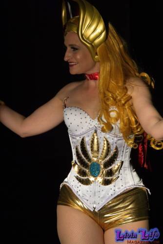 A Night of Burlesque - Heroes and Villains at ZenfiniTea