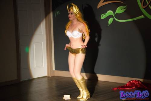 A Night of Burlesque - Heroes and Villains at ZenfiniTea