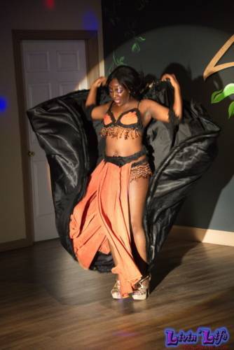 A Night of Burlesque - Heroes and Villains at ZenfiniTea