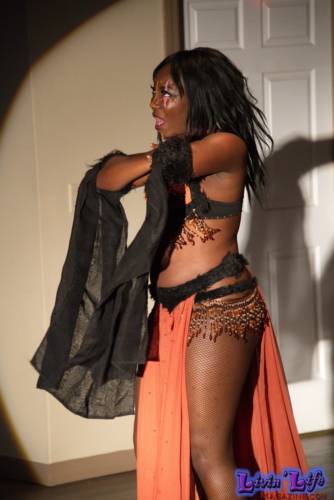 A Night of Burlesque - Heroes and Villains at ZenfiniTea