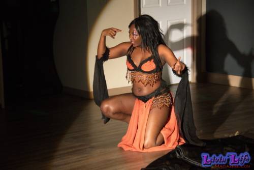 A Night of Burlesque - Heroes and Villains at ZenfiniTea