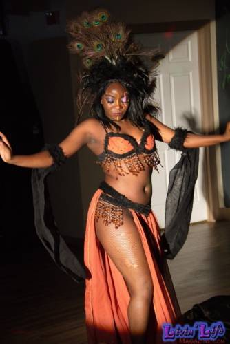 A Night of Burlesque - Heroes and Villains at ZenfiniTea