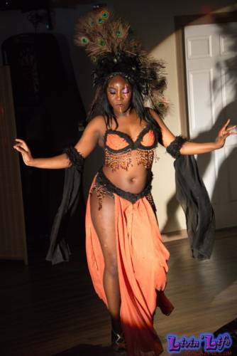 A Night of Burlesque - Heroes and Villains at ZenfiniTea