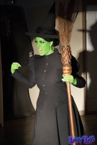 A Night of Burlesque - Heroes and Villains at ZenfiniTea