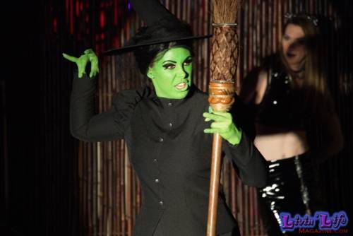 A Night of Burlesque - Heroes and Villains at ZenfiniTea