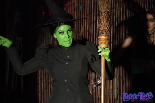 A Night of Burlesque - Heroes and Villains at ZenfiniTea