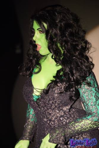 A Night of Burlesque - Heroes and Villains at ZenfiniTea