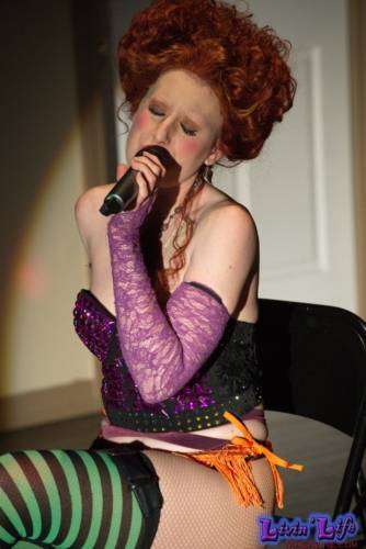 A Night of Burlesque - Heroes and Villains at ZenfiniTea