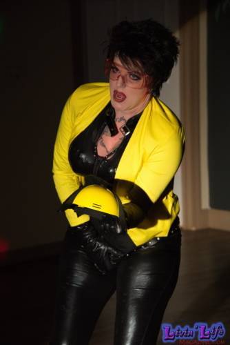 A Night of Burlesque - Heroes and Villains at ZenfiniTea