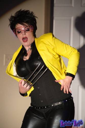 A Night of Burlesque - Heroes and Villains at ZenfiniTea