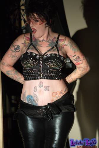 A Night of Burlesque - Heroes and Villains at ZenfiniTea