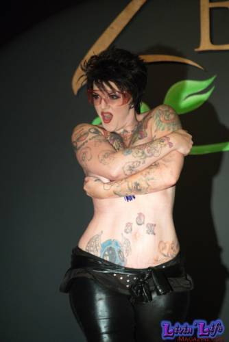 A Night of Burlesque - Heroes and Villains at ZenfiniTea