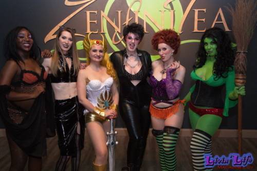 A Night of Burlesque - Heroes and Villains at ZenfiniTea